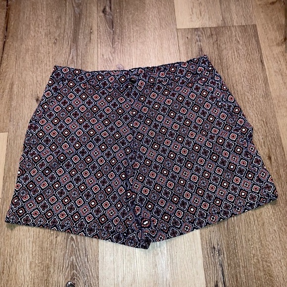 Basic Editions Women’s Lightweight Shorts Comfort Y2K Boho Preppy | Size large - Picture 1 of 10